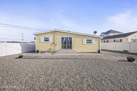 4 Drake Place Bayville NJ 08721