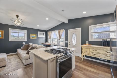 4 Drake Place Bayville NJ 08721