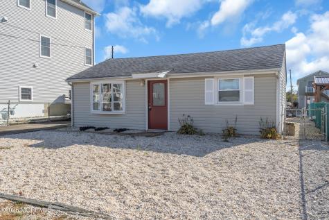 204 Butler Boulevard Bayville NJ 08721
