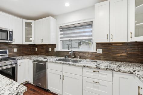 232 Woodcrest Road Oakhurst NJ 07755