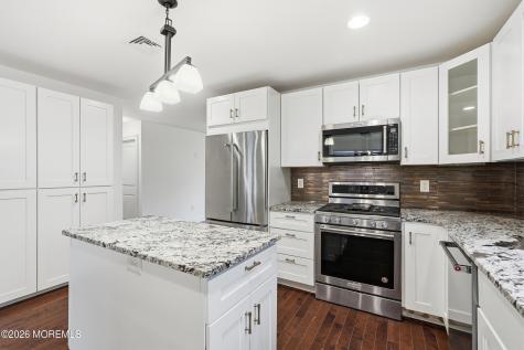 232 Woodcrest Road Oakhurst NJ 07755