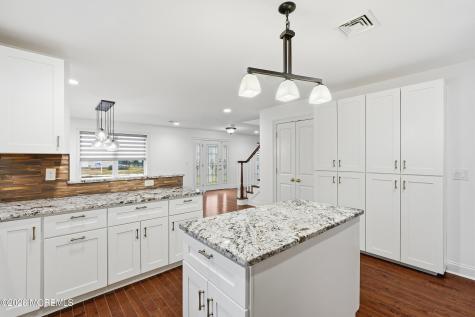 232 Woodcrest Road Oakhurst NJ 07755