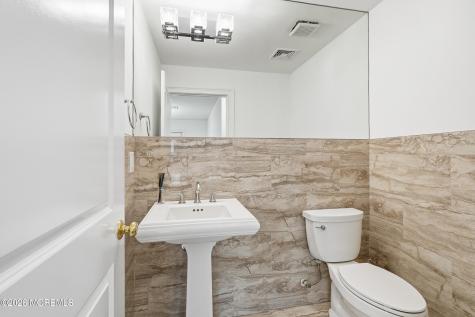 232 Woodcrest Road Oakhurst NJ 07755