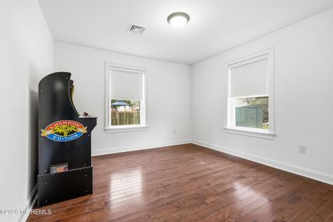 232 Woodcrest Road Oakhurst NJ 07755