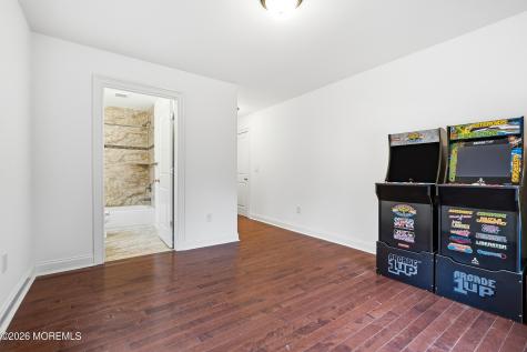 232 Woodcrest Road Oakhurst NJ 07755