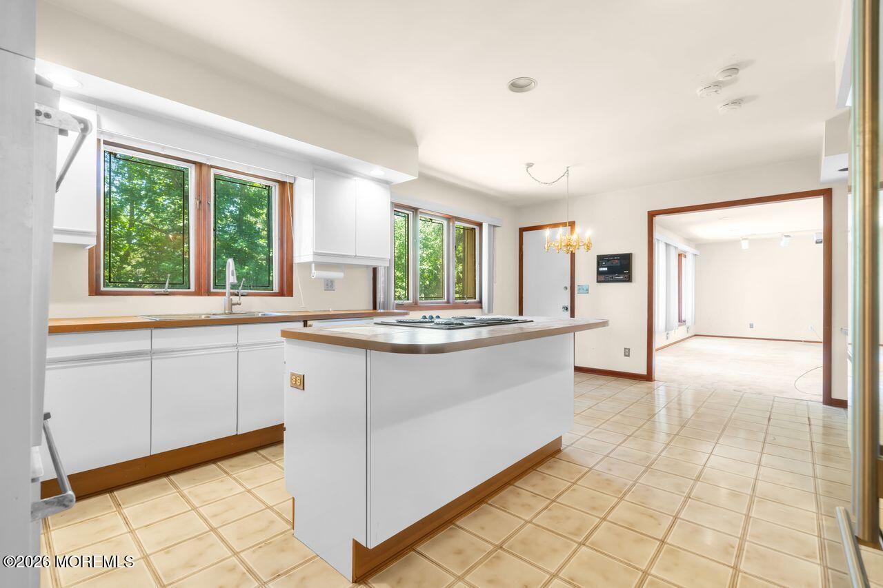 6 Sugar Lane Holmdel NJ 07733