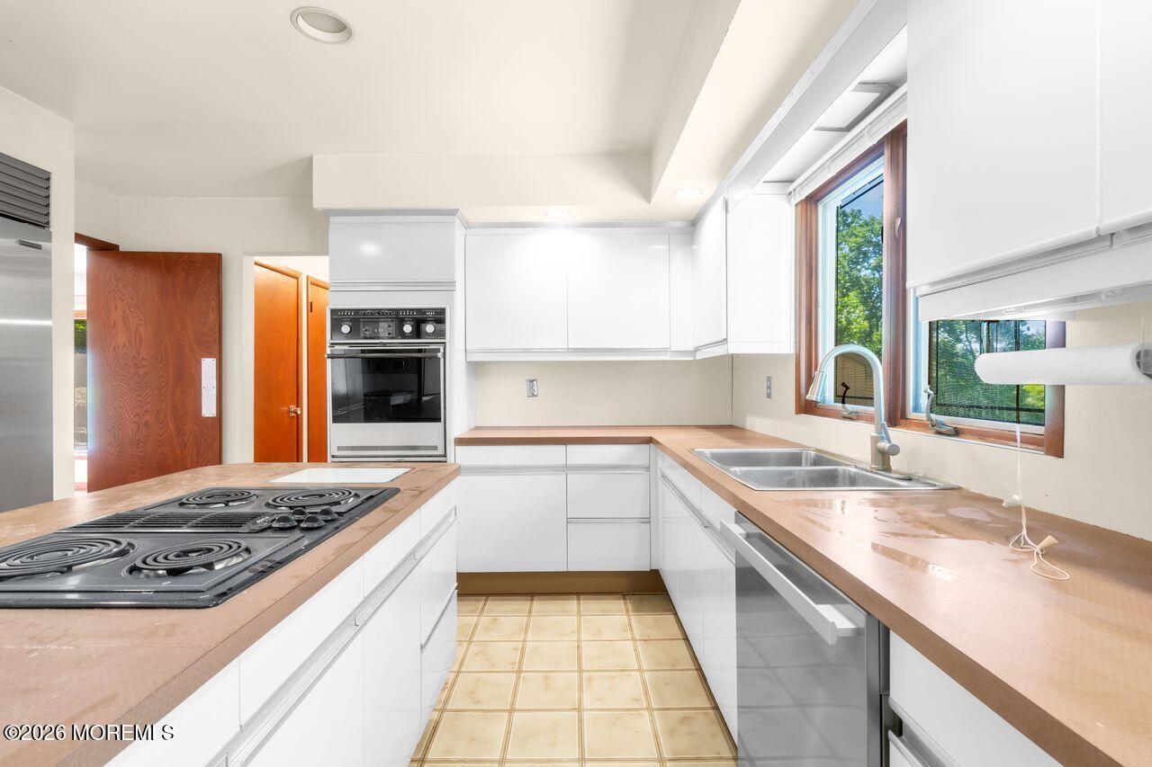 6 Sugar Lane Holmdel NJ 07733