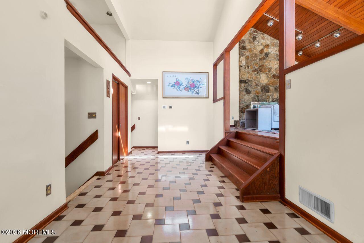 6 Sugar Lane Holmdel NJ 07733