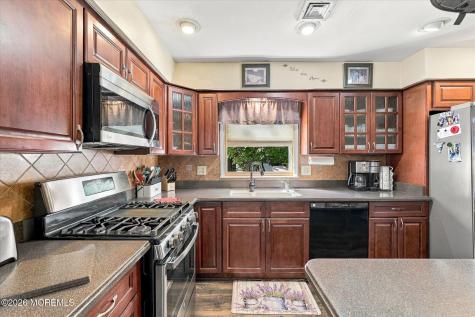 14 Oak Leaf Drive Waretown NJ 08758