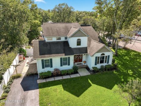 14 Oak Leaf Drive Waretown NJ 08758
