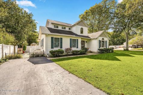 14 Oak Leaf Drive Waretown NJ 08758