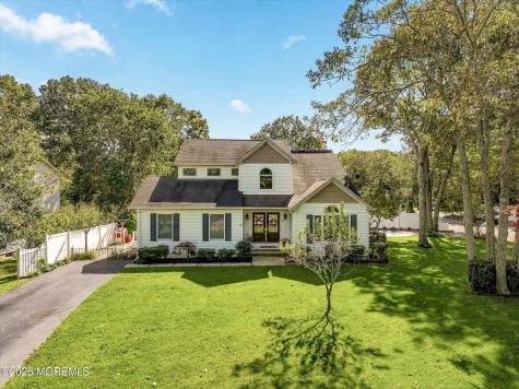 14 Oak Leaf Drive Waretown NJ 08758
