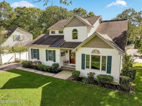 14 Oak Leaf Drive Waretown NJ 08758