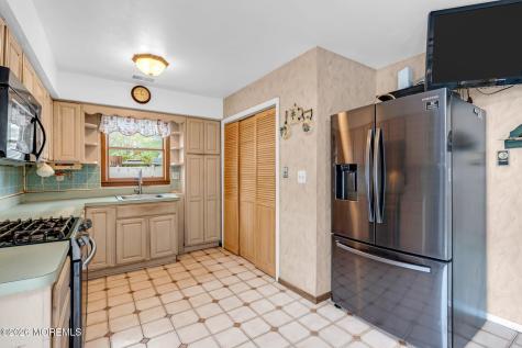 29 Williams Avenue North Middletown NJ 07748