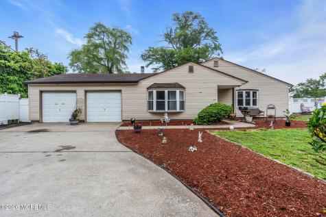 29 Williams Avenue North Middletown NJ 07748