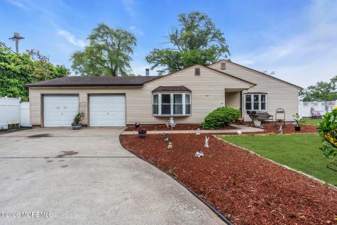29 Williams Avenue North Middletown NJ 07748
