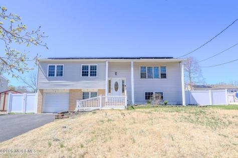 546 Vaughn Avenue Toms River NJ 08753