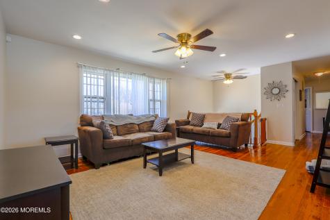 546 Vaughn Avenue Toms River NJ 08753
