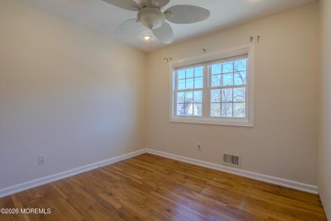 546 Vaughn Avenue Toms River NJ 08753