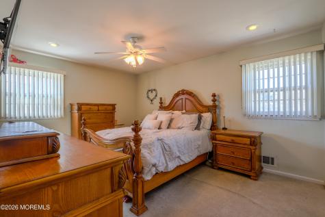 546 Vaughn Avenue Toms River NJ 08753