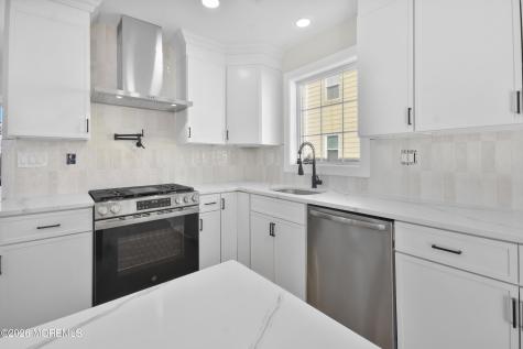 715 Stuyvesant Avenue Lyndhurst NJ 07071