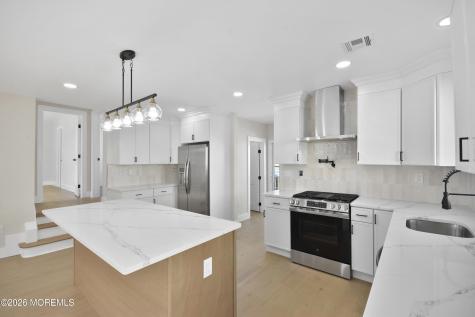 715 Stuyvesant Avenue Lyndhurst NJ 07071