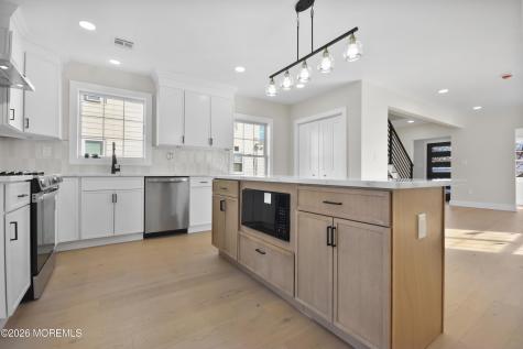 715 Stuyvesant Avenue Lyndhurst NJ 07071