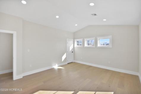 715 Stuyvesant Avenue Lyndhurst NJ 07071