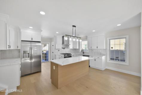 715 Stuyvesant Avenue Lyndhurst NJ 07071