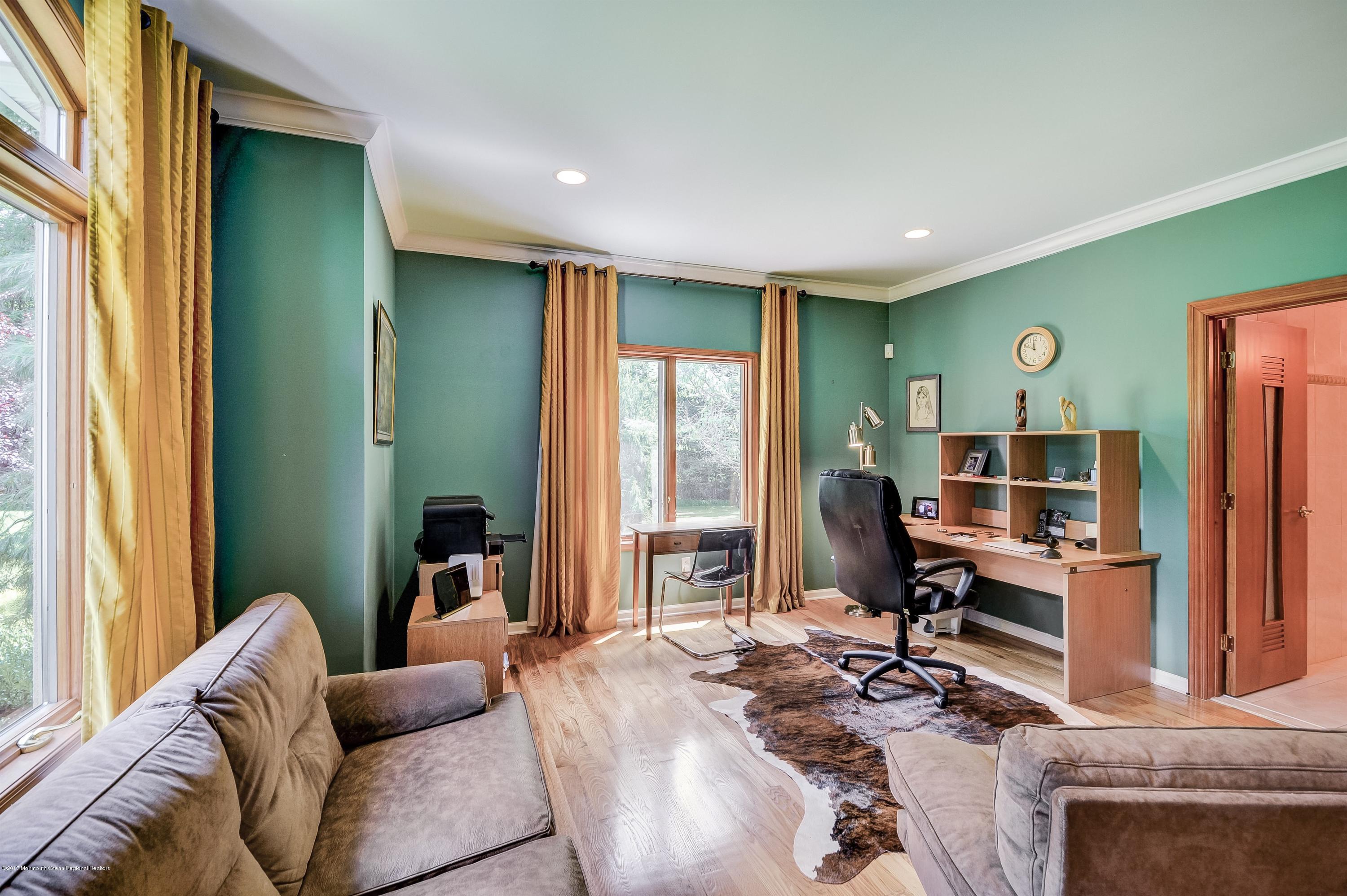 7 Mccampbell Road Holmdel NJ 07733