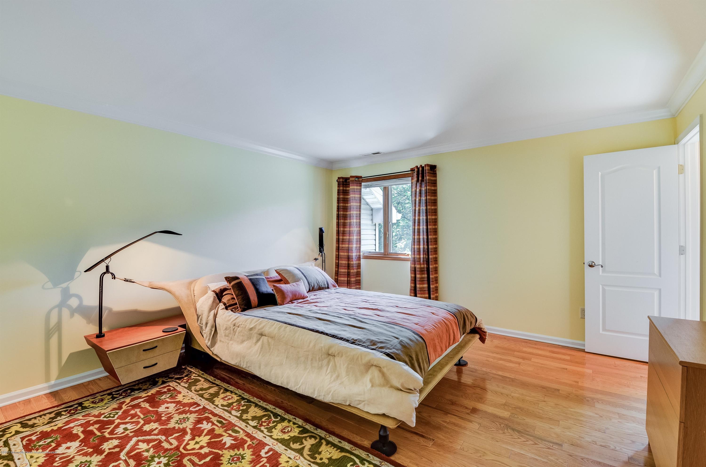 7 Mccampbell Road Holmdel NJ 07733