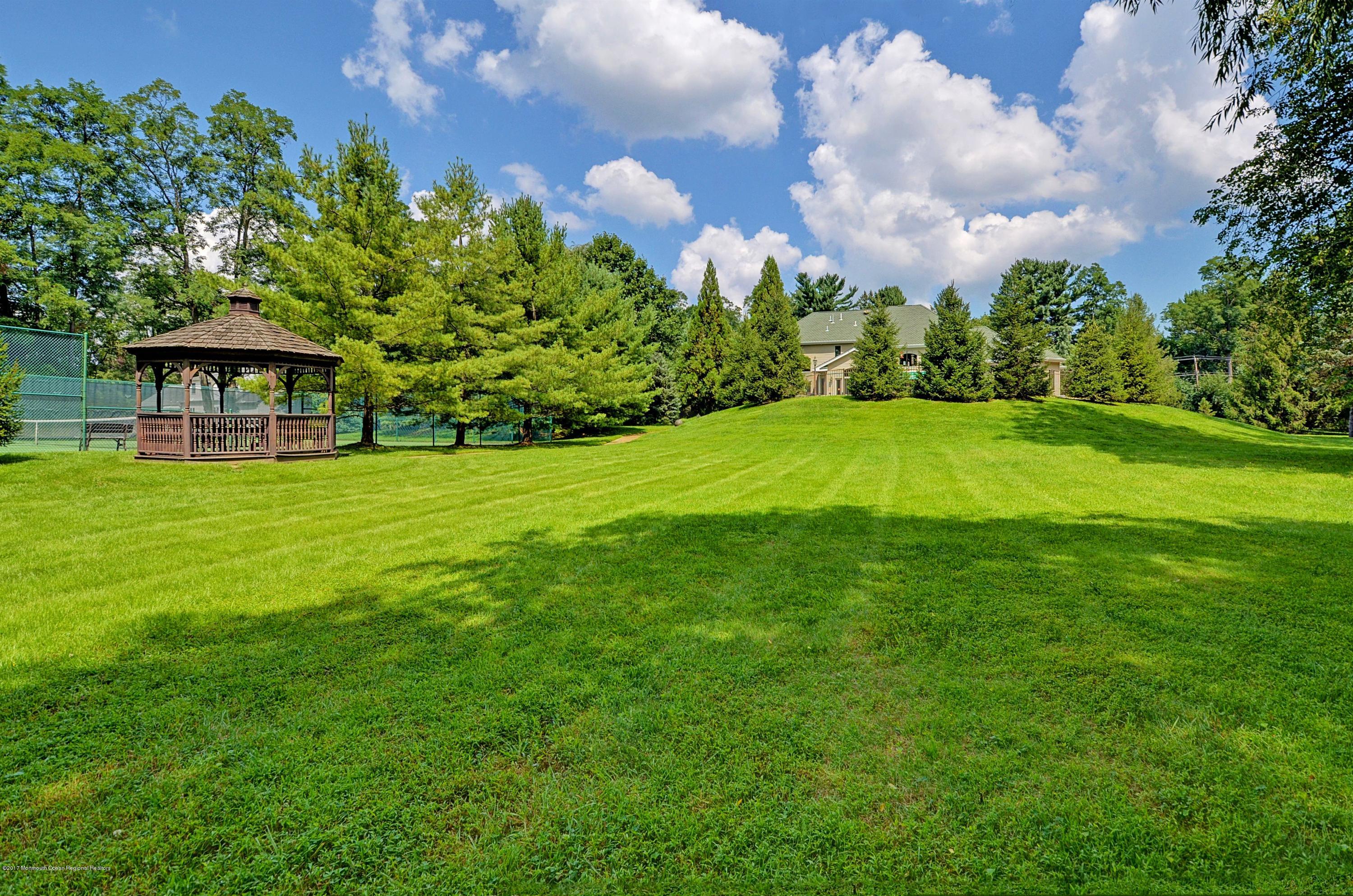 7 Mccampbell Road Holmdel NJ 07733