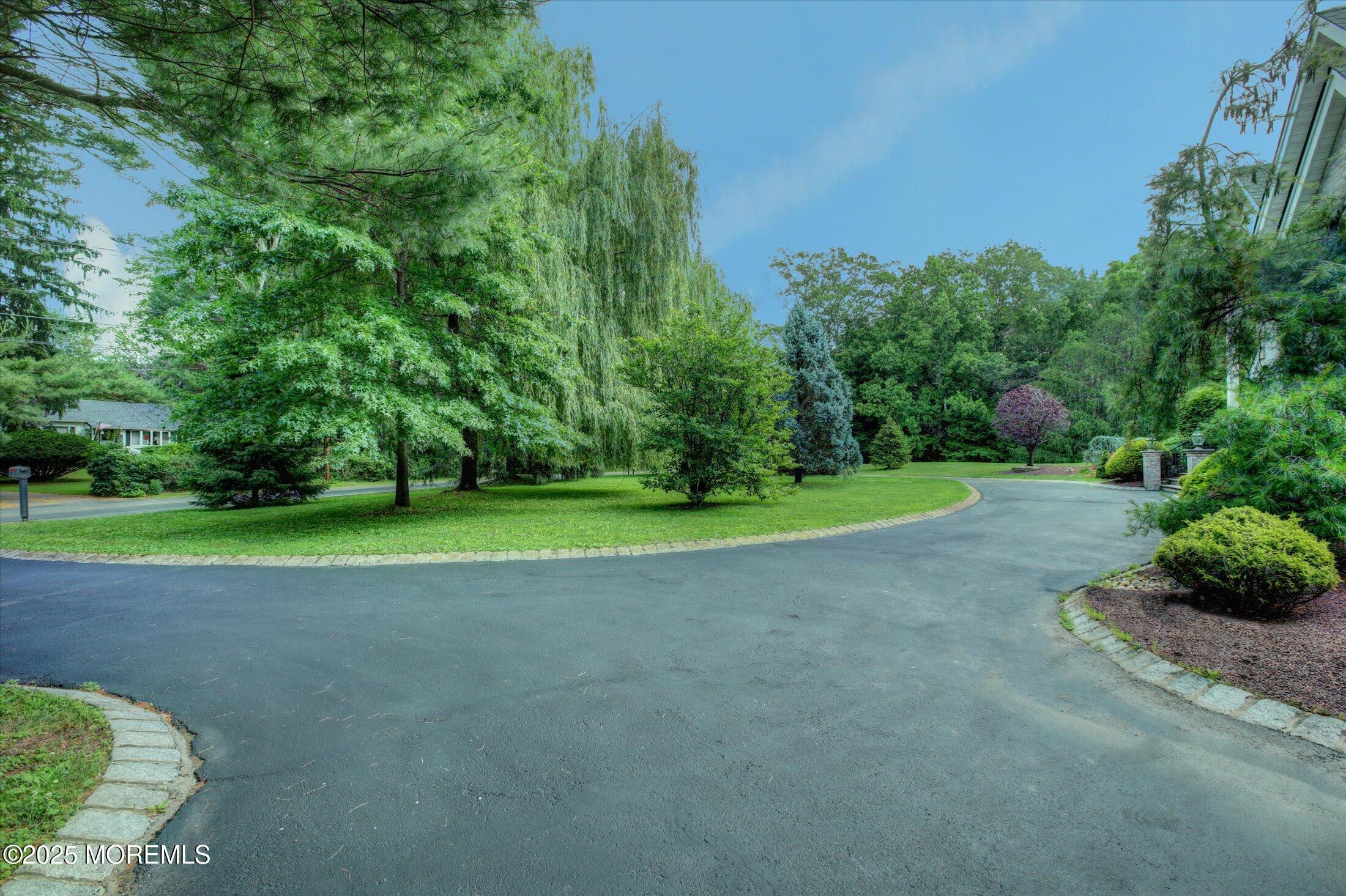 7 Mccampbell Road Holmdel NJ 07733