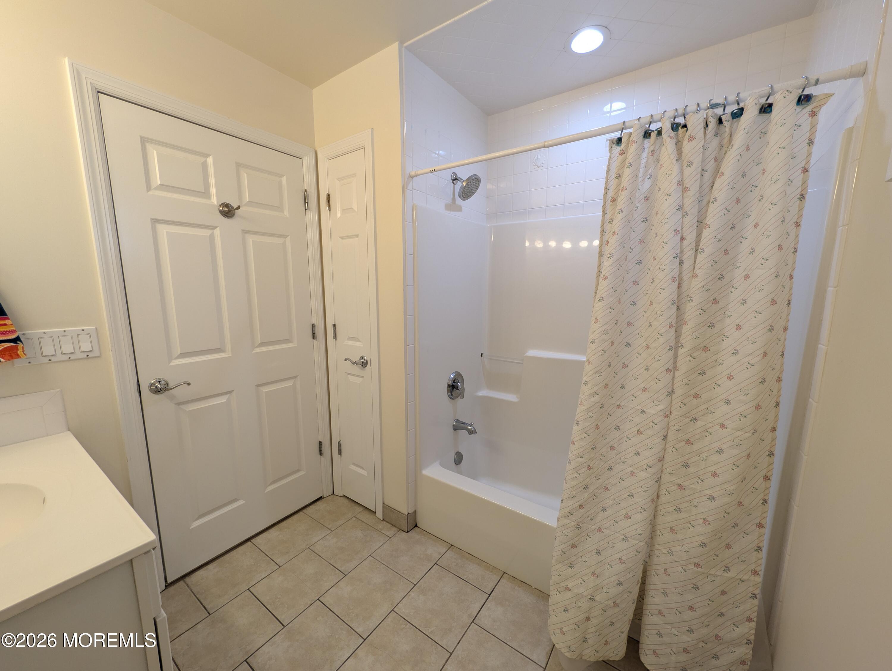 22 E Spray Way Lavallette NJ 08735