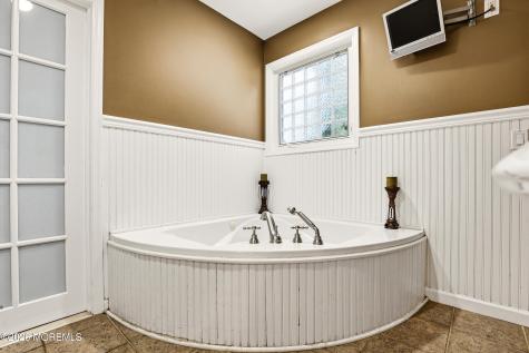 1903 Vernon Street Oakhurst NJ 07755