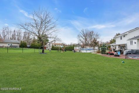 5 Travis Court Monroe NJ 08831