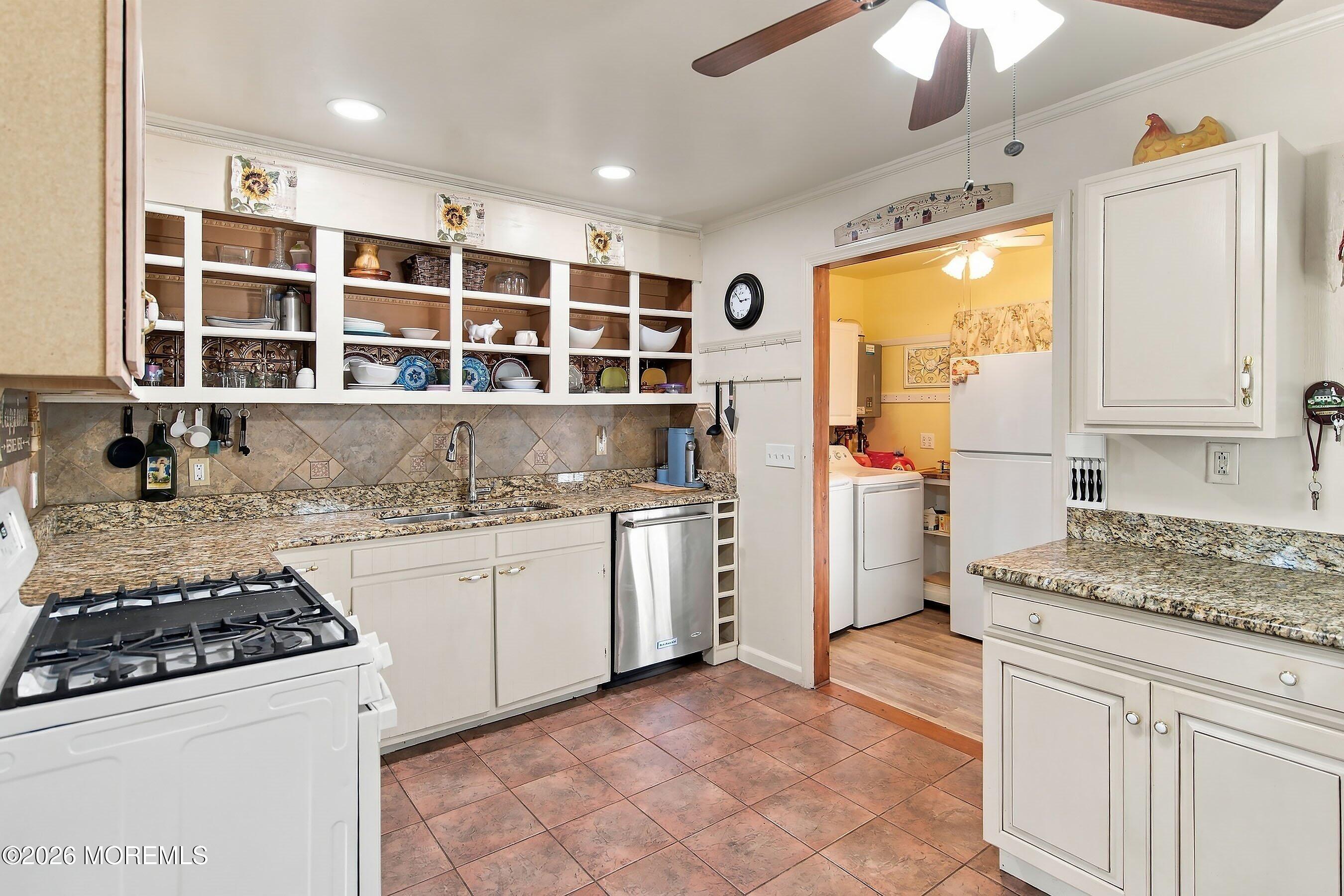 15 Washington Avenue Leonardo NJ 07737
