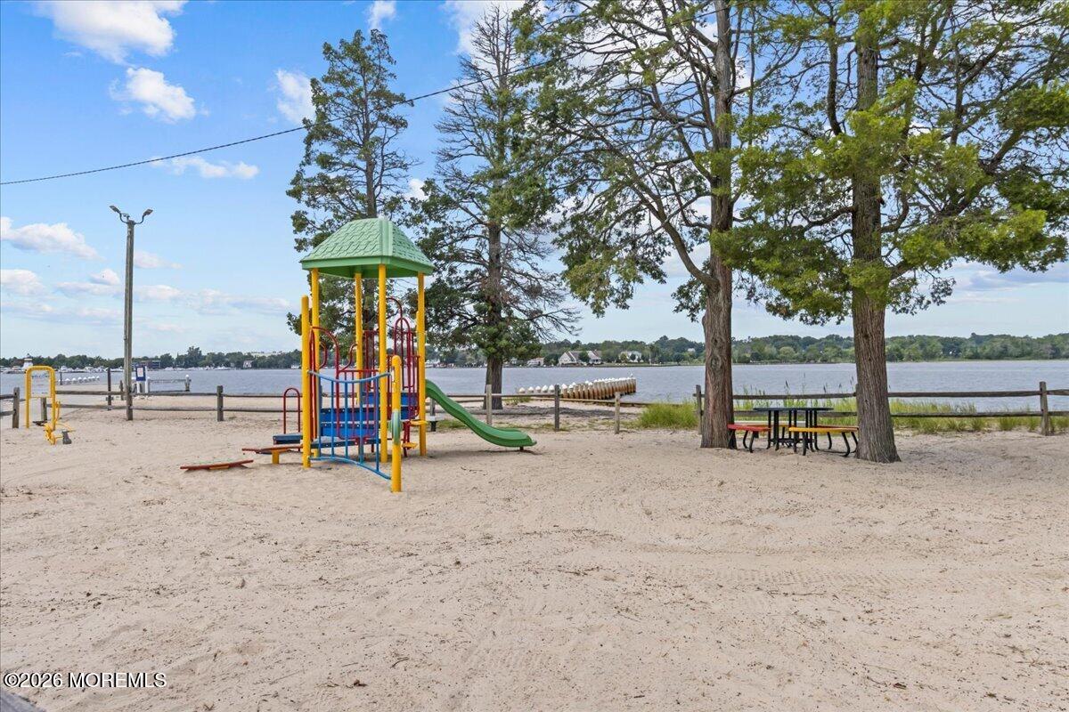 126 Compass Avenue Beachwood NJ 08722