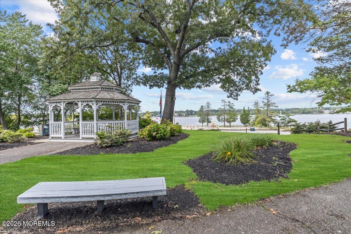 126 Compass Avenue Beachwood NJ 08722