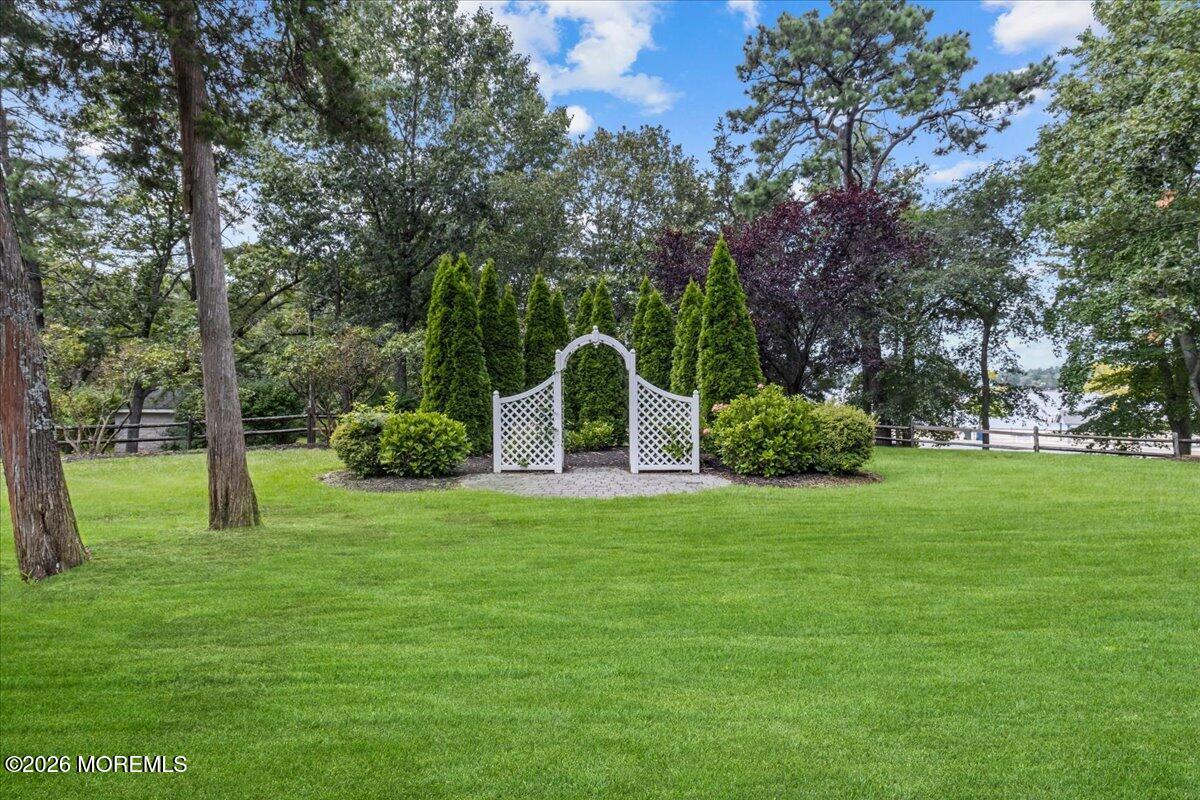 126 Compass Avenue Beachwood NJ 08722