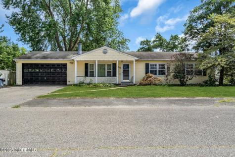 832 Seventh Avenue Toms River NJ 08757