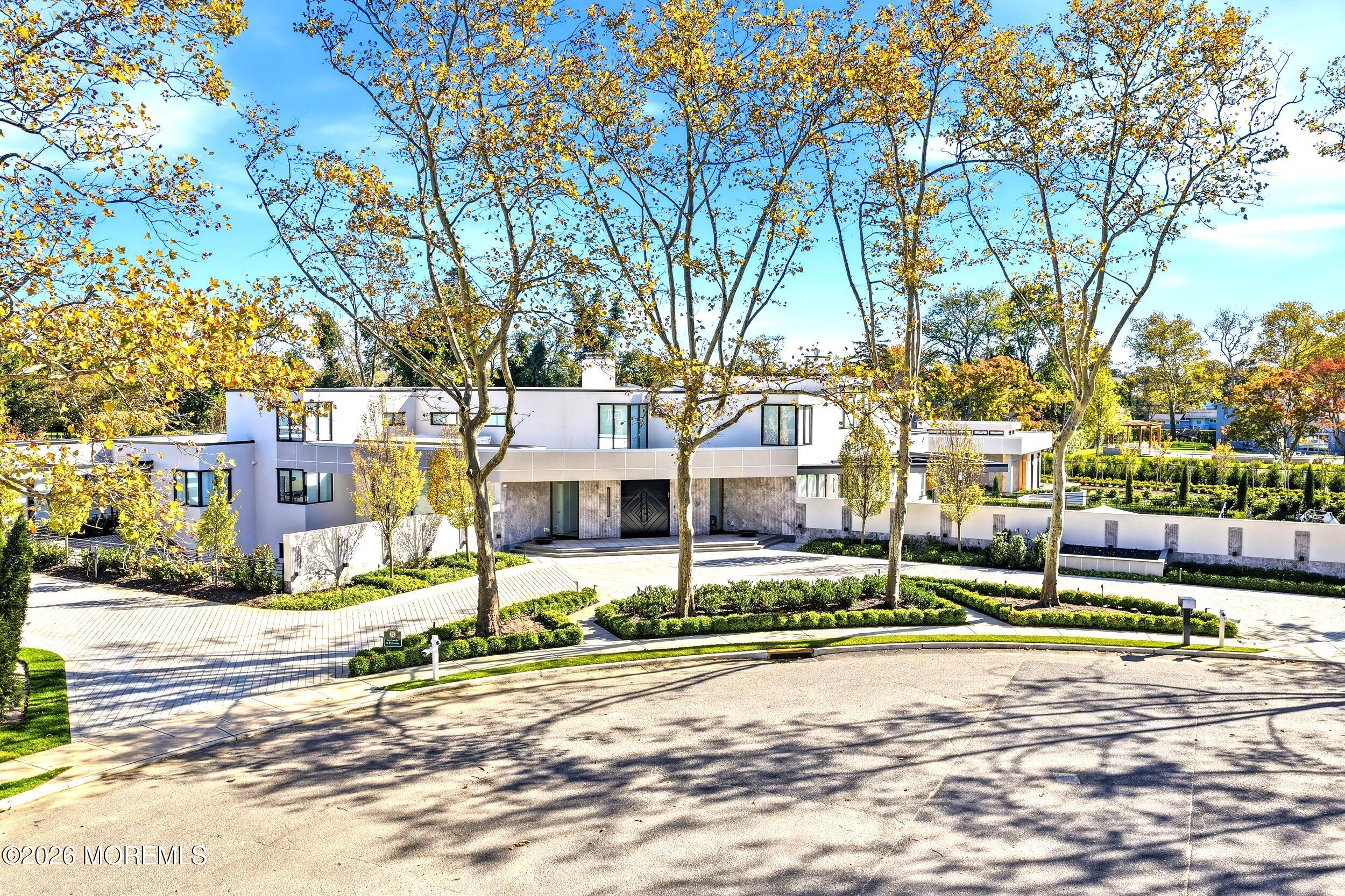 14 Saxony Drive Oakhurst NJ 07755