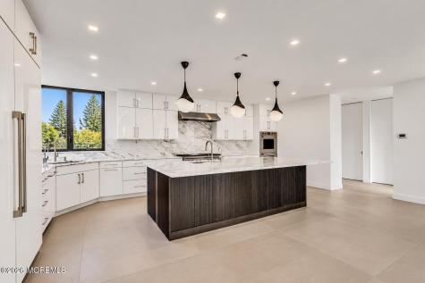 14 Saxony Drive Oakhurst NJ 07755