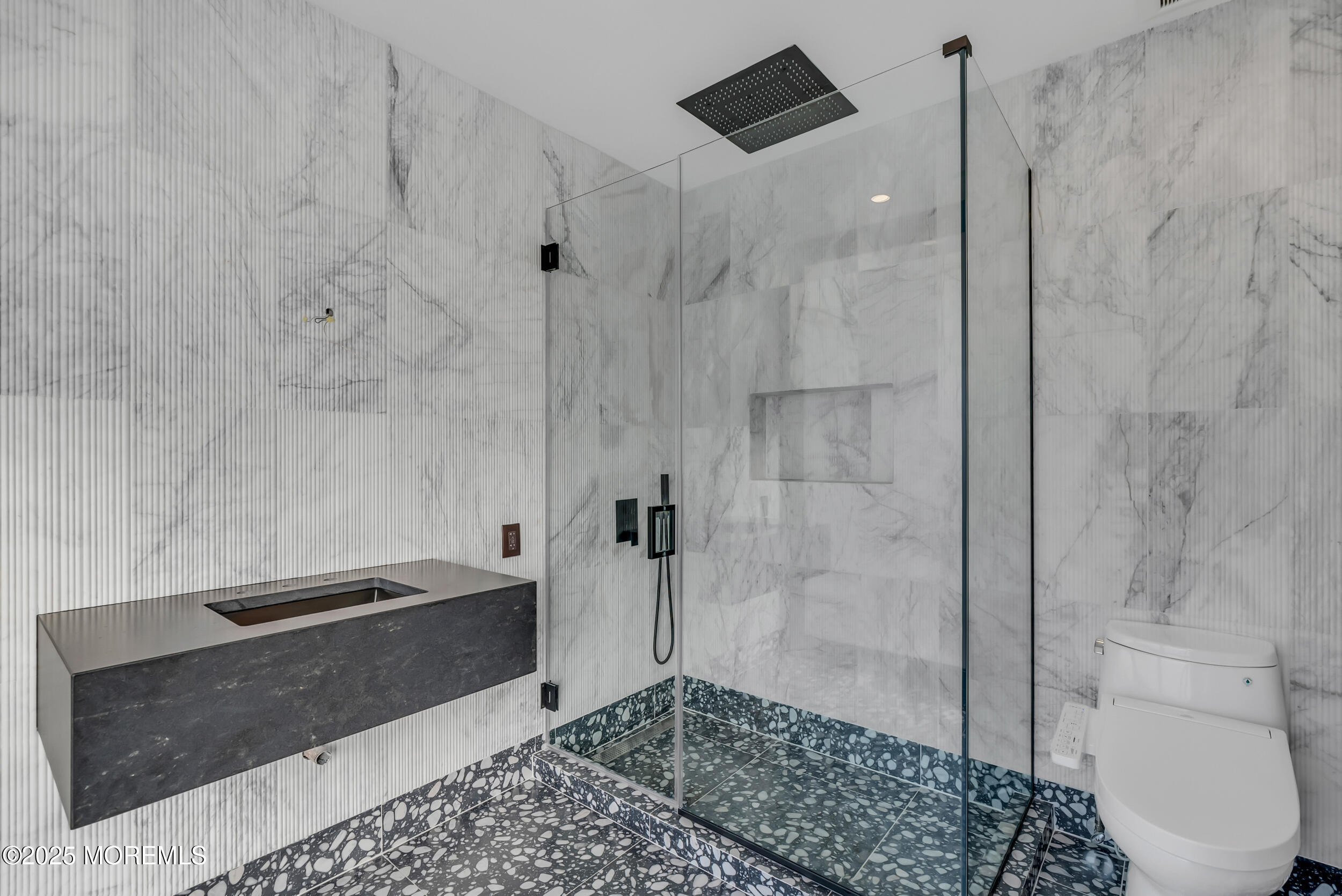 14 Saxony Drive Oakhurst NJ 07755