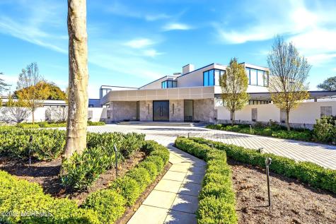 14 Saxony Drive Oakhurst NJ 07755
