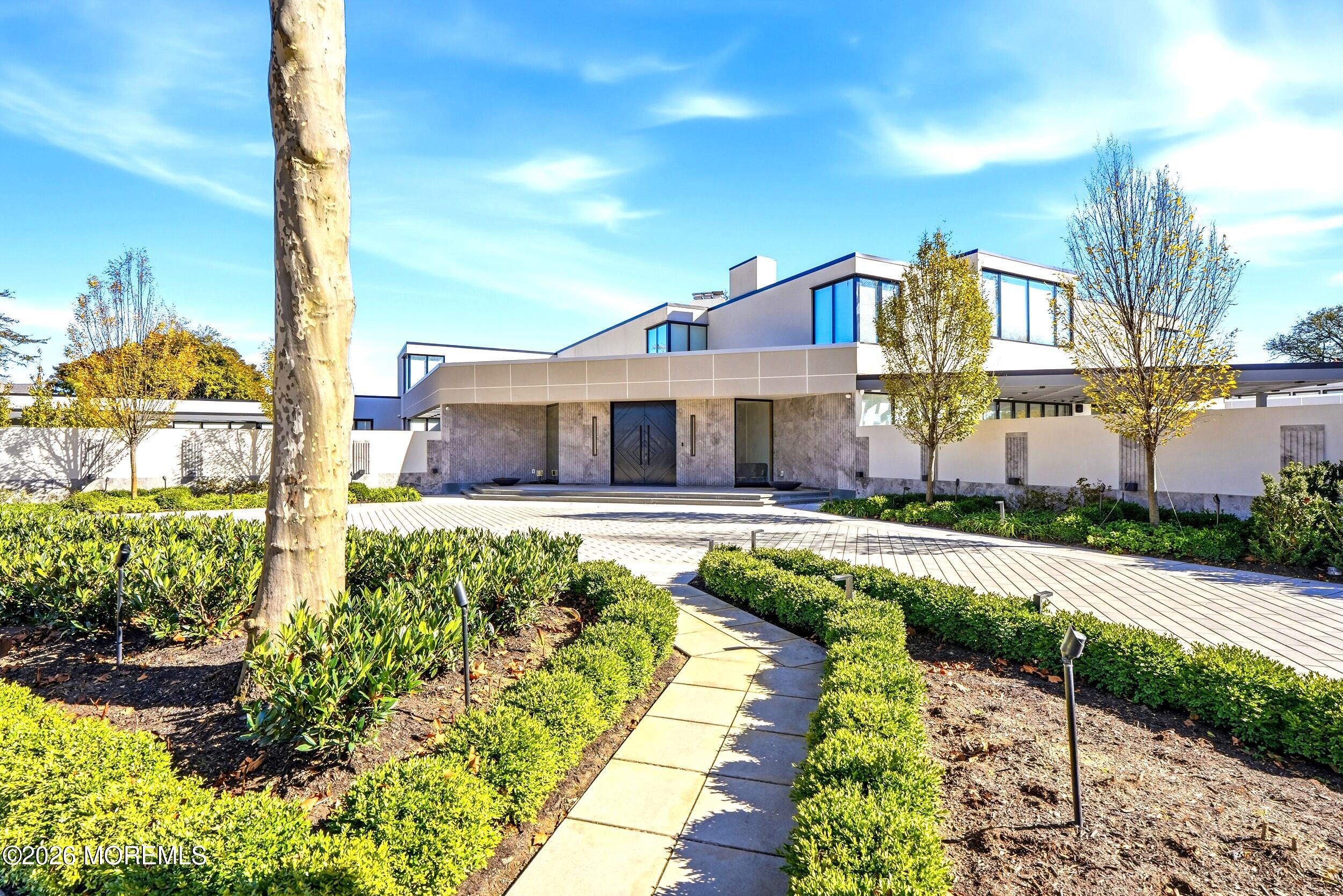 14 Saxony Drive Oakhurst NJ 07755