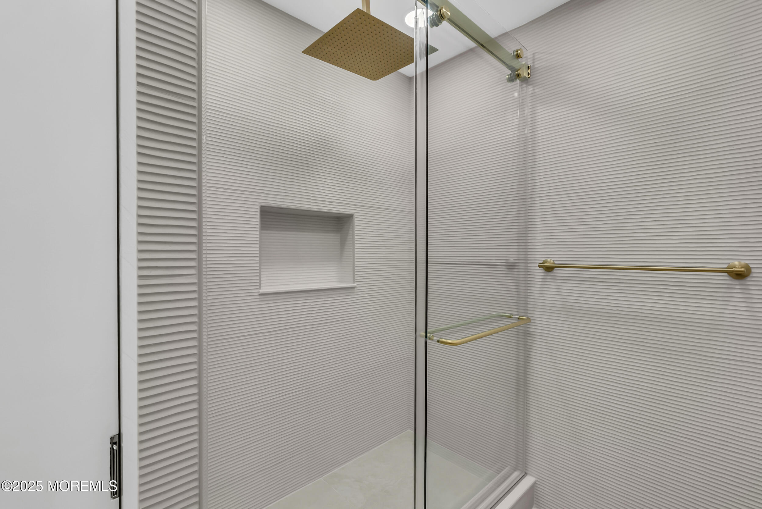 14 Saxony Drive Oakhurst NJ 07755