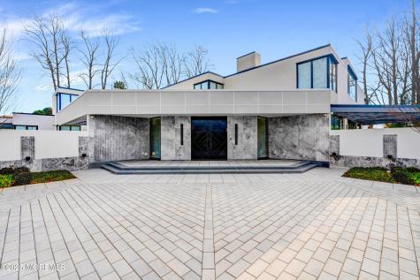 14 Saxony Drive Oakhurst NJ 07755