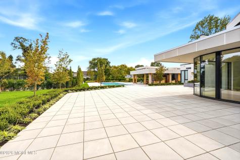 14 Saxony Drive Oakhurst NJ 07755