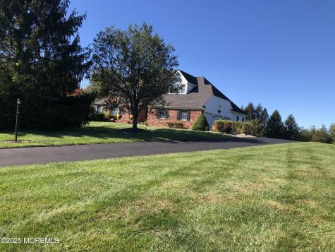 10 Saddlebrook Road Millstone NJ 08535